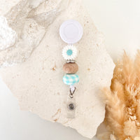 Beaded Badge Reel - Tiffany Daisy