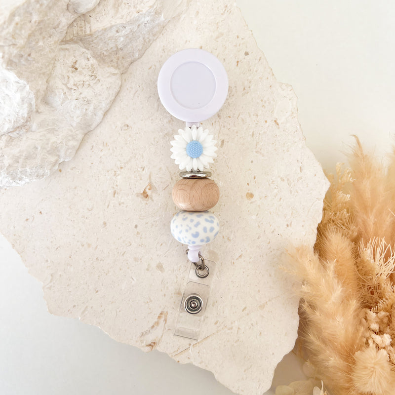 Beaded Badge Reel - Blue Daisy